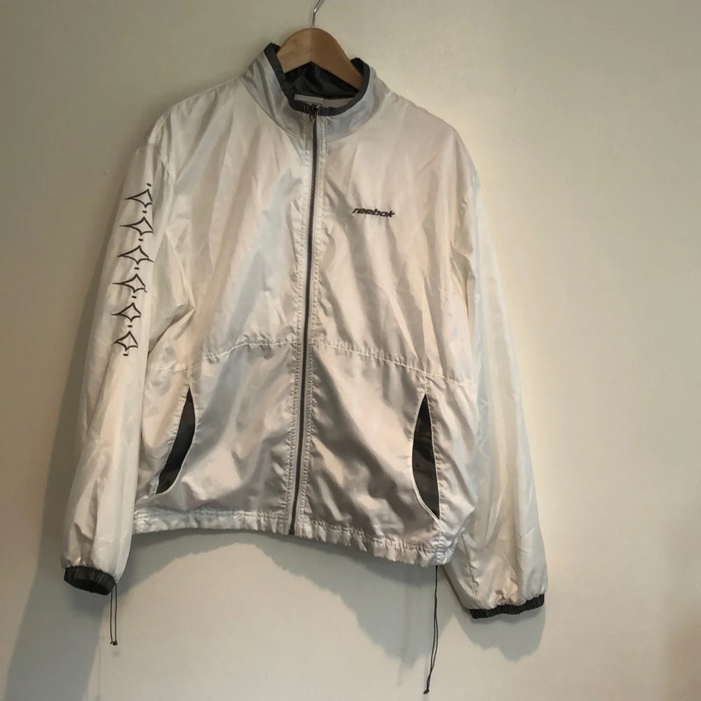 VINTAGE 90’s Reebok Full Body Zip Windbreaker in White With Gray Accents, Size L - Picture 1 of 6